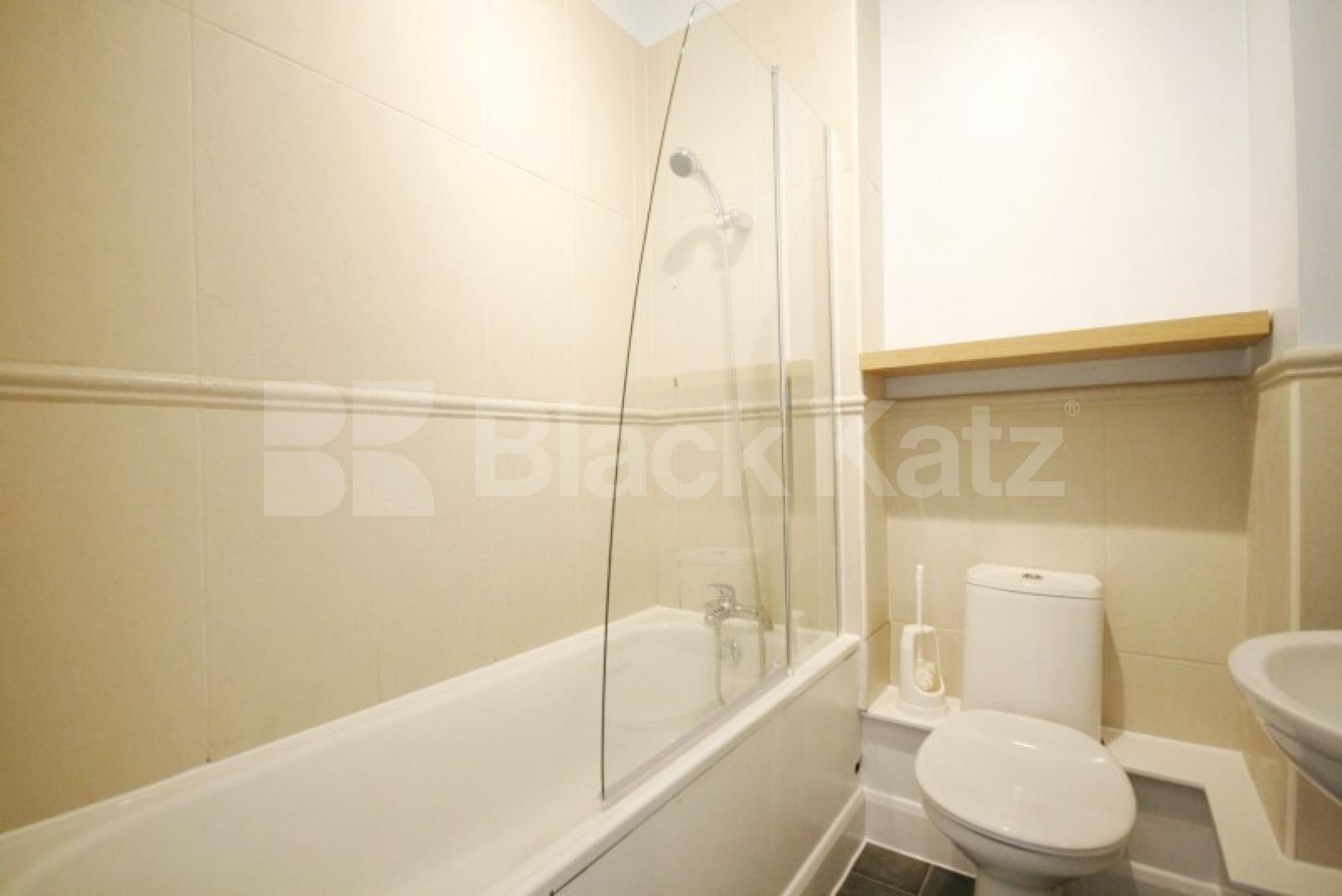 			3 Bedroom, 1 bath, 1 reception Apartment			 Slievemore Close, Clapham High Street